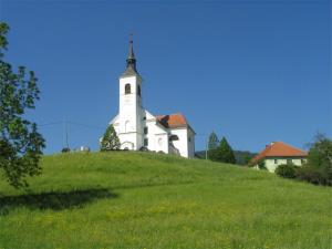 Zakladnica mašnih plaščev in cerkev sv. Frančiška Ksaverja